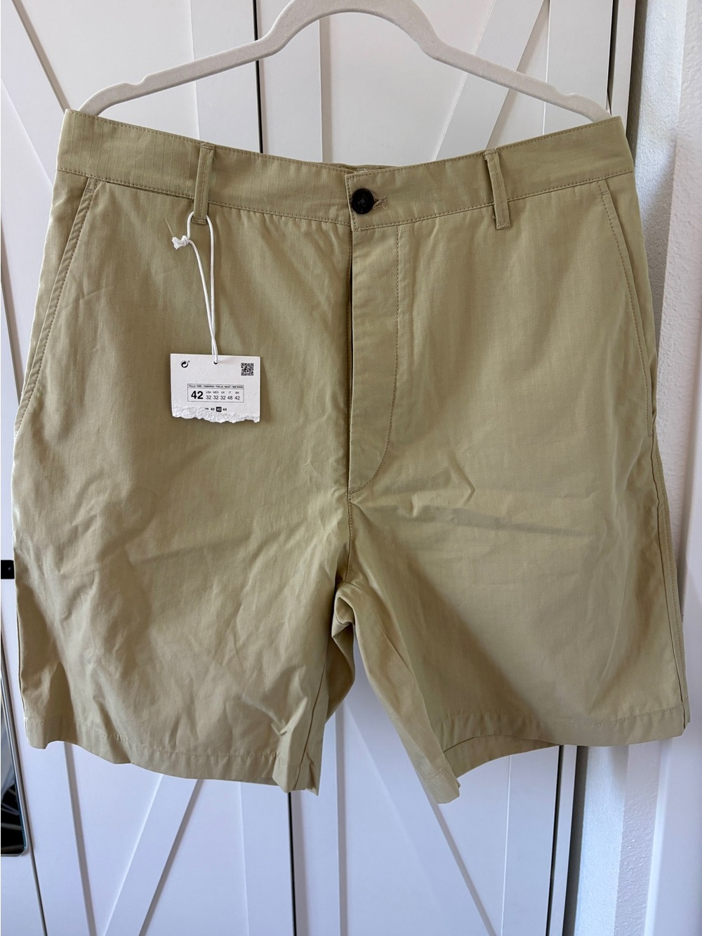 Zara Men's Shorts in Light Olive